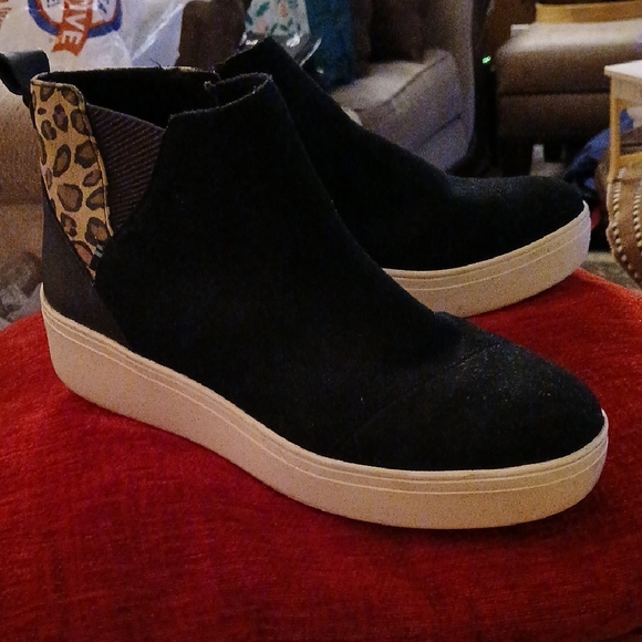 WOMEN'S TOMS JAMIE ANKLE BOOTS - Picture 1 of 7